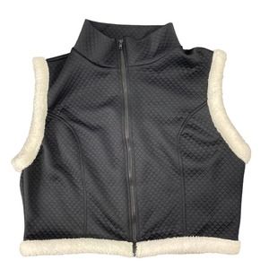 Women’s Size 1XL Quilted Vest Black Faux Fur Trim Transitional Thin Lux L A New
